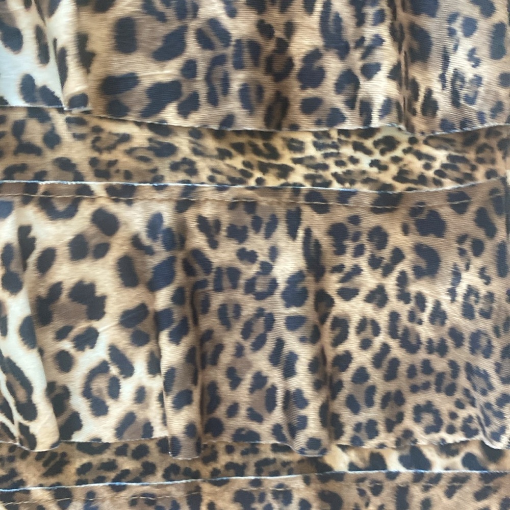 Isle Boutique Animal Print Ruffle Tiers Brown tan Dress size Medium - Picture 4 of 10